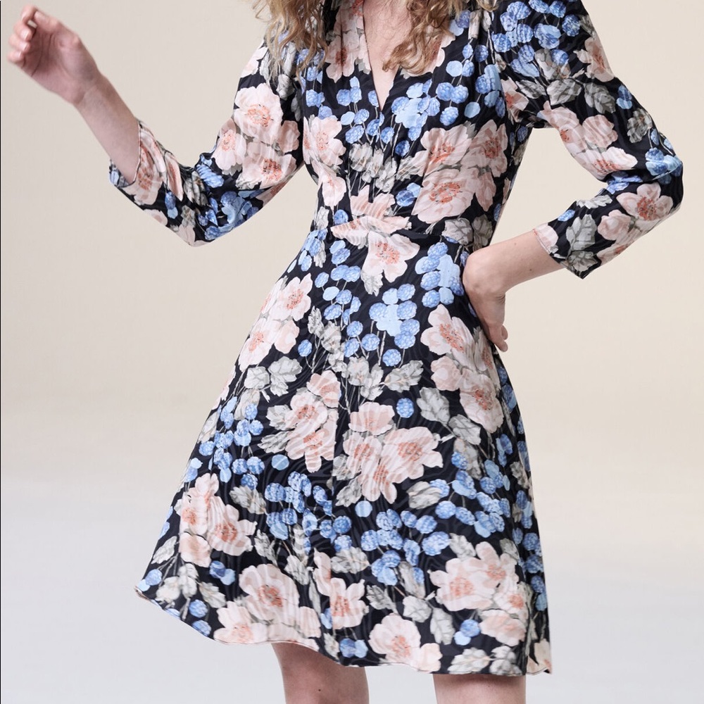 BLUSH ROSE SWIRL JACQUARD DRESS